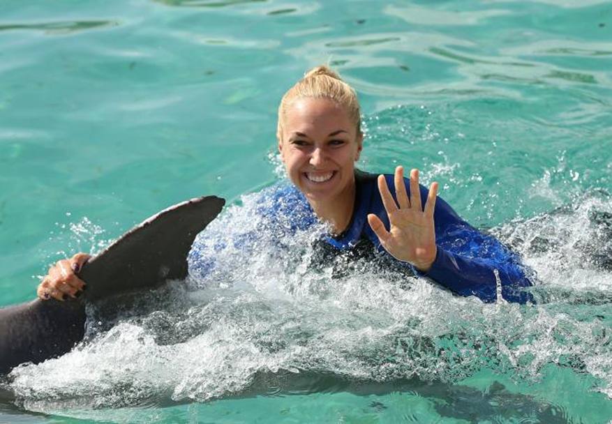  Sabine Lisicki in groppa al delfino
